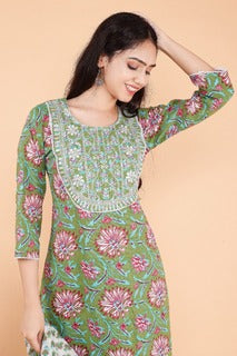 Green Flower Heavy Yoke Dupatta Set