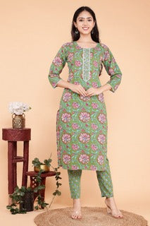 Green Flower Front Patti Dupatta Set